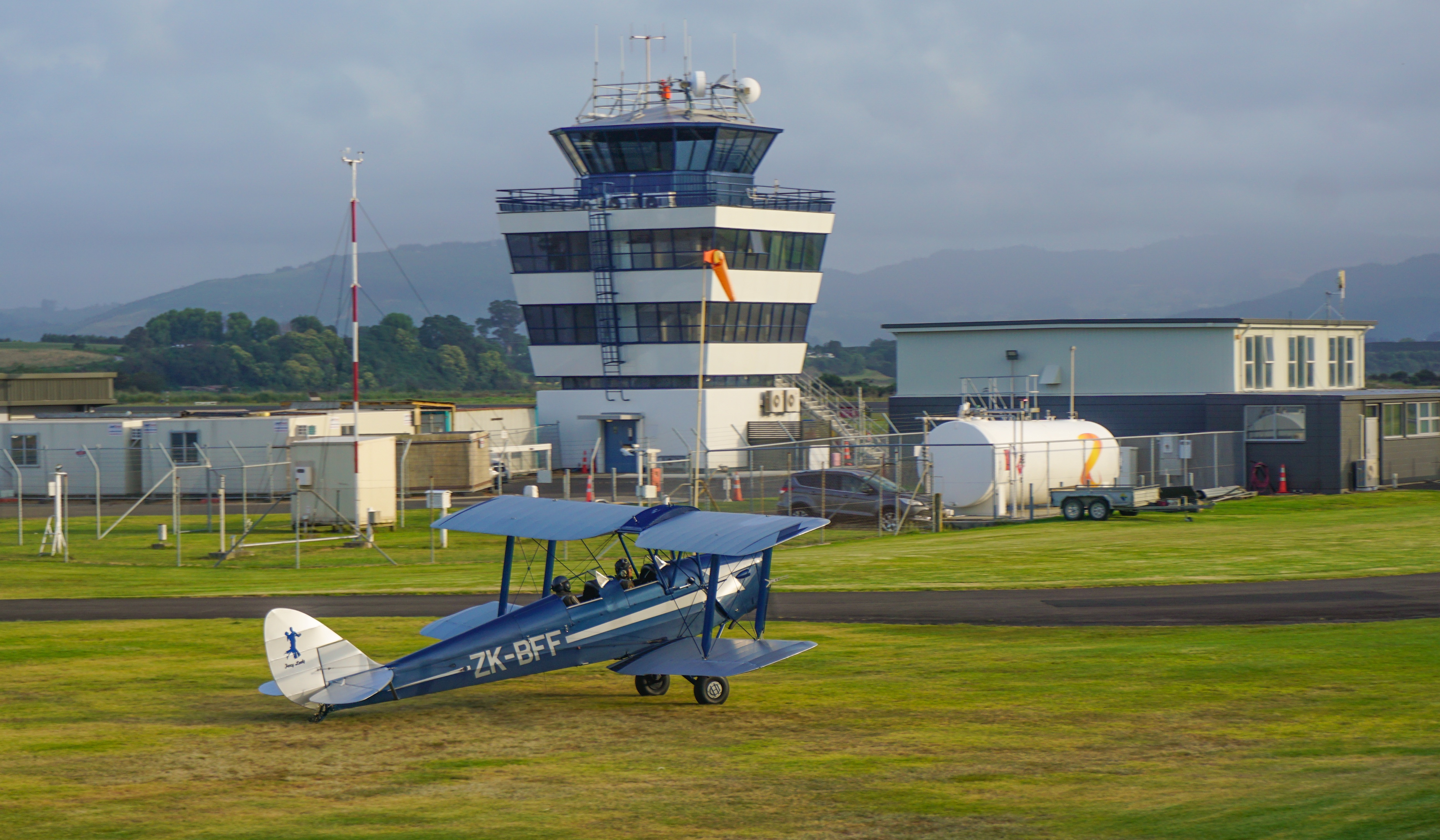 5F82C17B-F0CF-483C-8E42-7583DCEFD31F