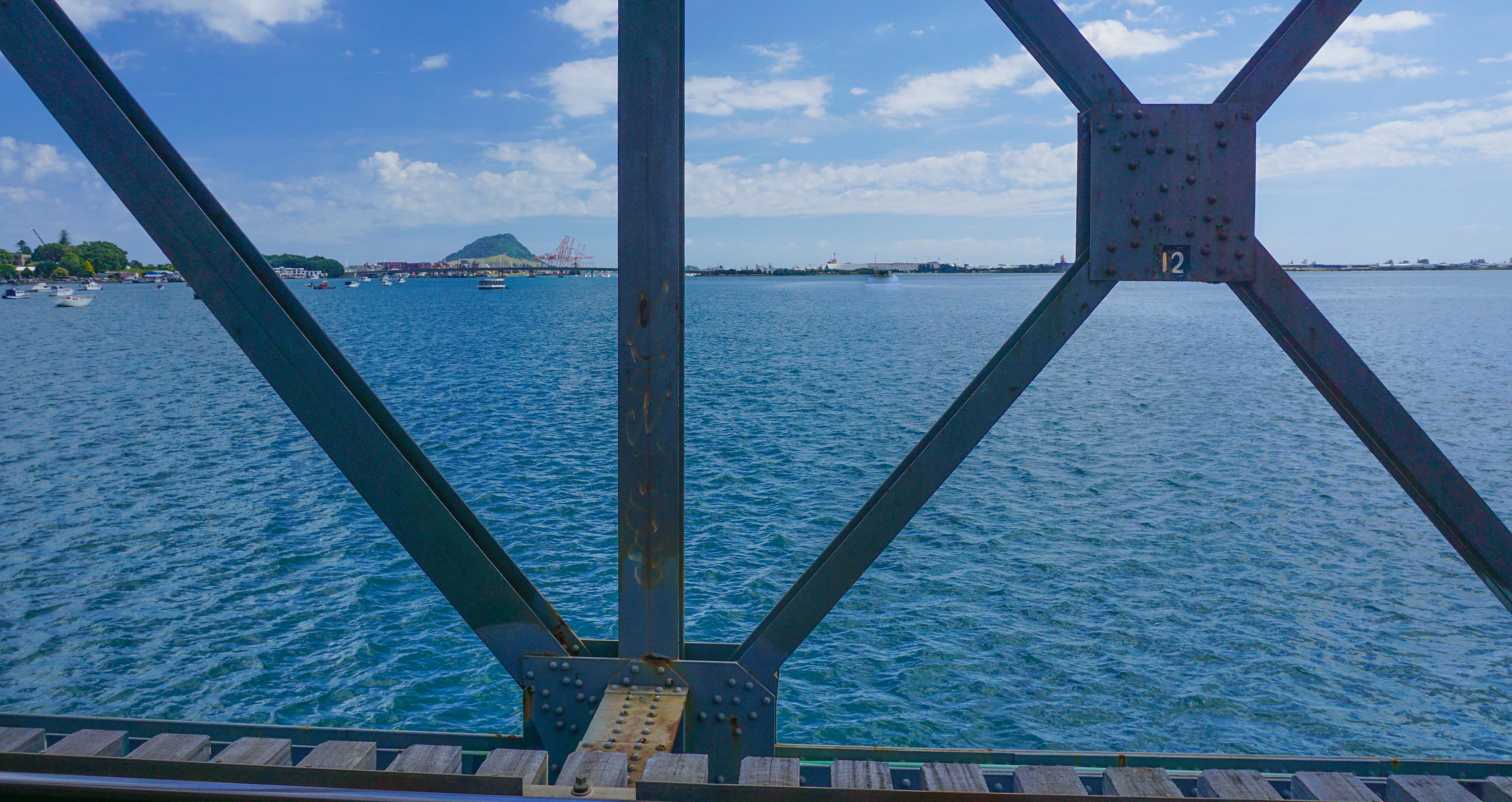 F4A0D506-B33B-4B47-862B-7BB057F114E7